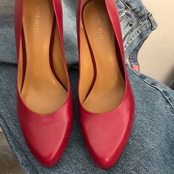 Super cute dark pink red pumps!! - Picture 1 of 8